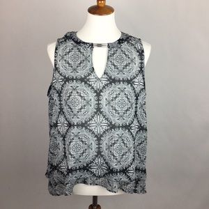 New York & Company Circle V Neck Tank